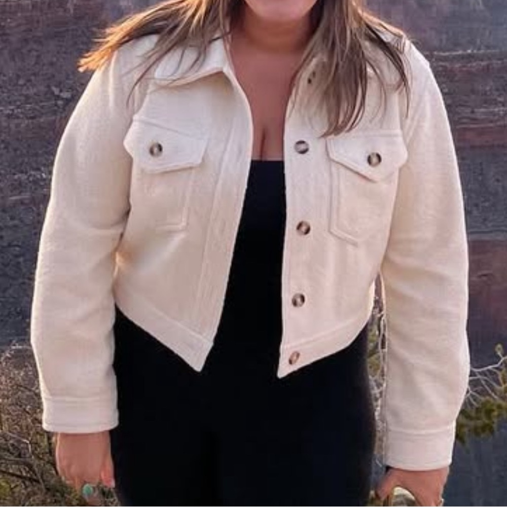 Cream "Shacket" - Cropped - size L